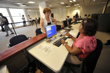 Gobierno ordena cierre de oficinas públicas a las 2:00 p.m. el próximo 2 de noviembre
