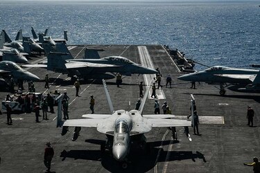 'USS Harry S. Truman', una ciudad flotante al servicio de las misiones en Siria
