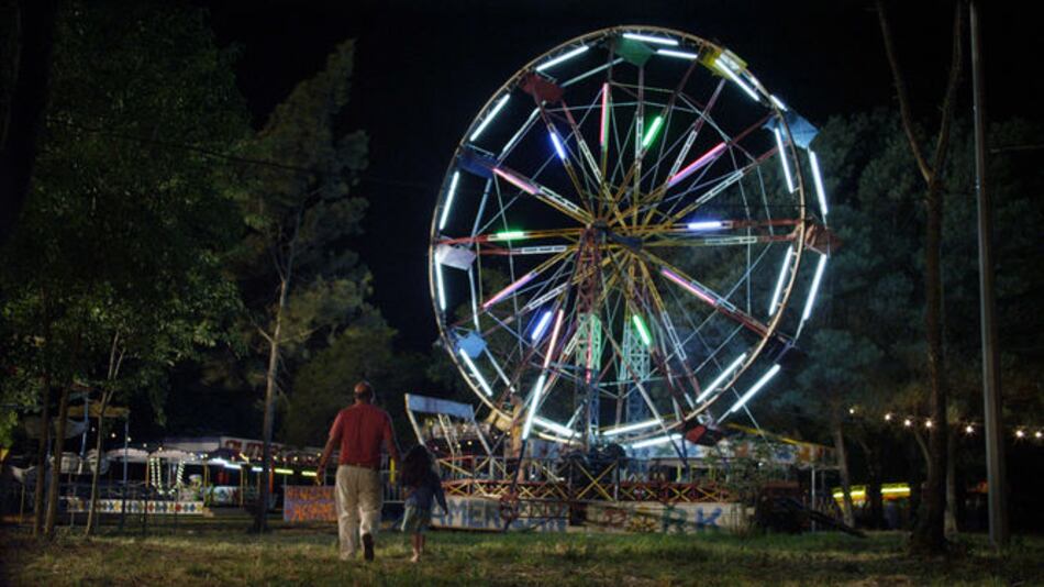 ‘Una noche sin luna’, una comedia triste y cálida