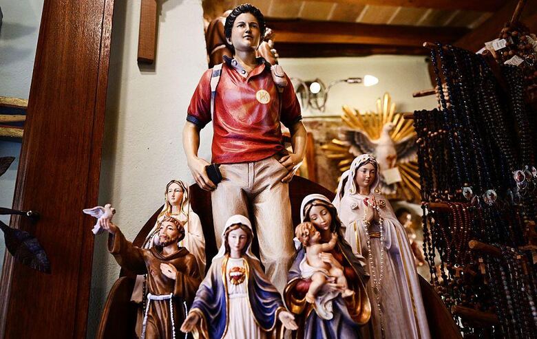 Quién fue Carlo Acutis, el ‘influencer de Dios’ al que el Vaticano declaró santo tras atribuirle el milagro de curar a una joven costarricense