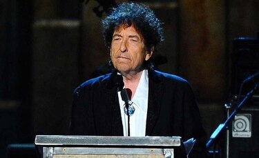 Academia: Bob Dylan no irá a Estocolmo a recibir su Nobel