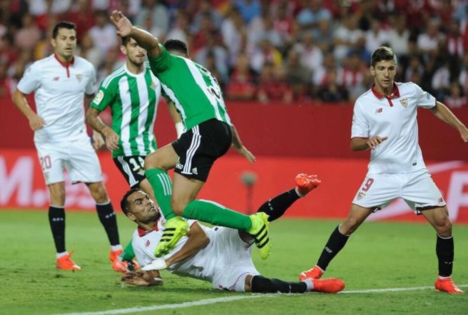 Sevilla supera 1-0 al Betis y se lleva el derbi