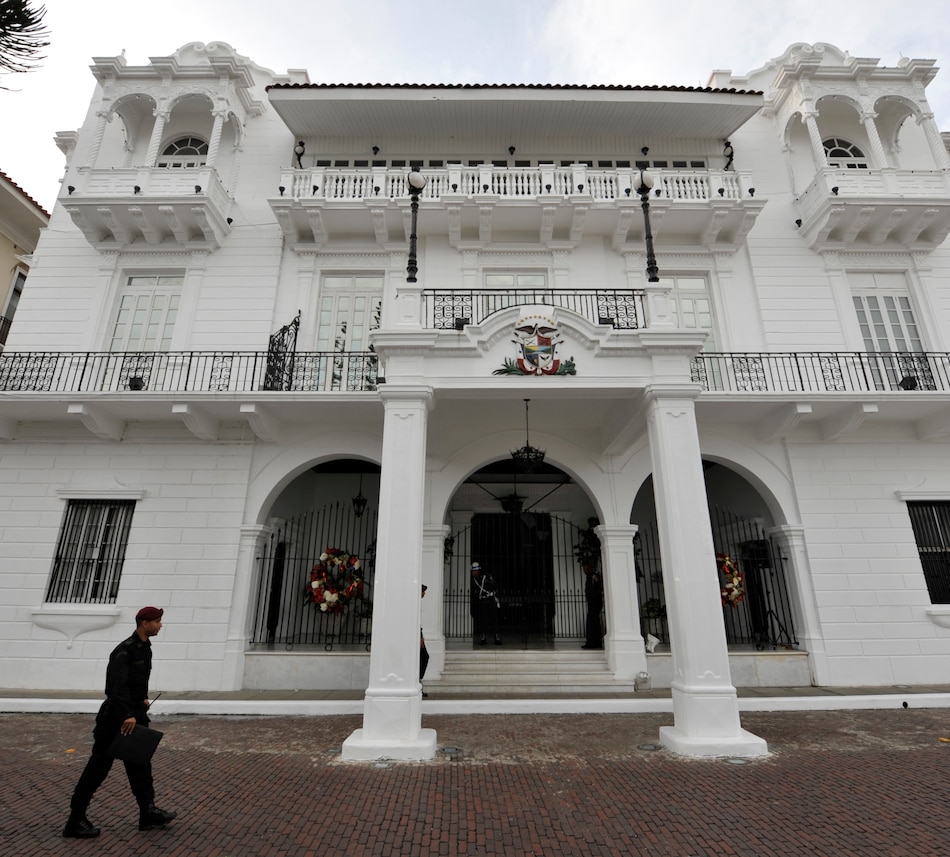 Planilla estatal crece sin sistema de méritos