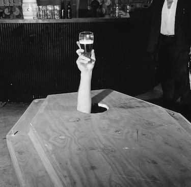 La fascinante historia del irlandés que pasó 61 días enterrado en un ataúd