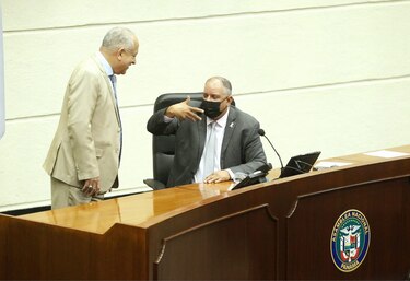 Camacho desafía a Herrera y alega ‘autonomía’ de la Comisión de Gobierno de la Asamblea para discutir proyectos anticorrupción