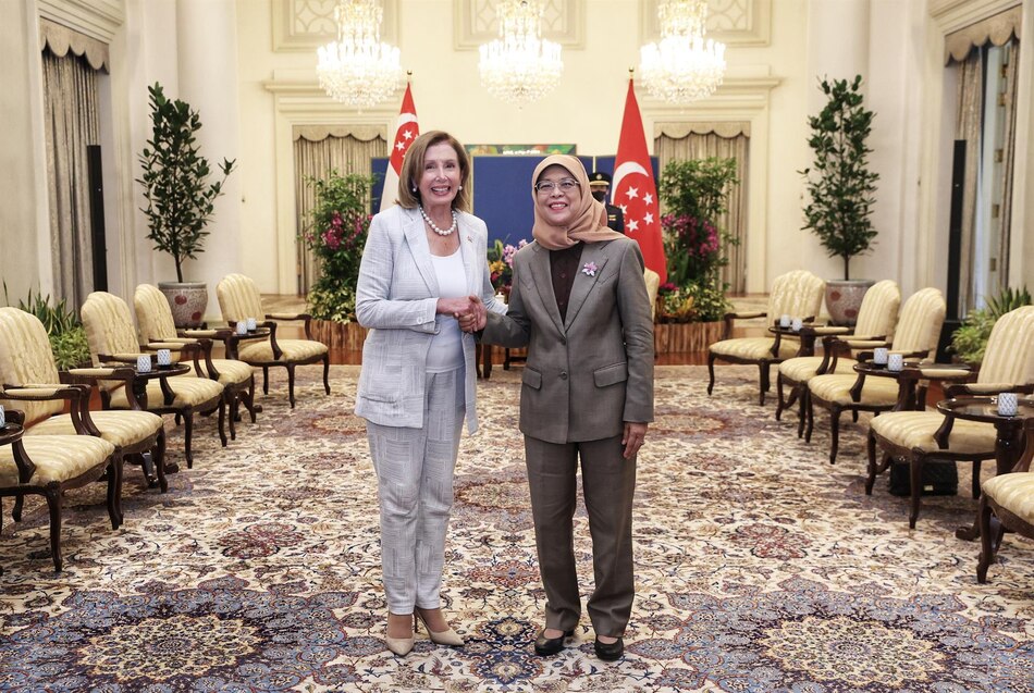 Nancy Pelosi arranca gira en Asia hablando de Taiwán con líder de Singapur