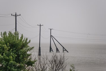 Tormenta tropical Nicholas se debilita tras desembarcar en Texas