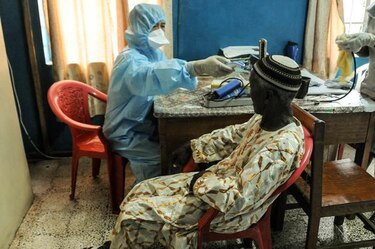 OMS advierte que epidemia de ébola, subestimada, necesita una movilización mayor
