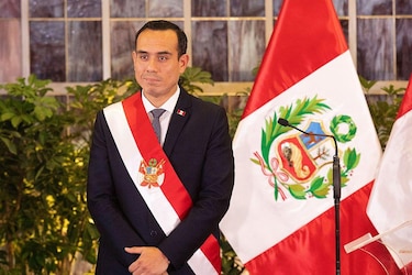 Presidente interino de Perú defiende la ruptura de relaciones con México: ‘decisiones firmes’