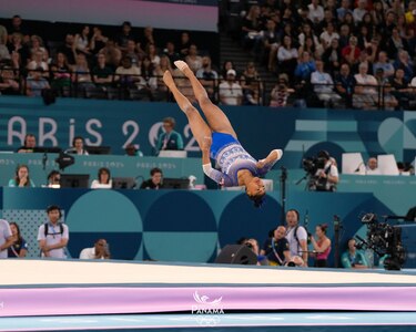 Emocionada y vestida de gala: Hillary Heron brilla en sus primeros Juegos Olímpicos