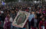 Millones de fieles veneran a la virgen de Guadalupe en la ciudad de México