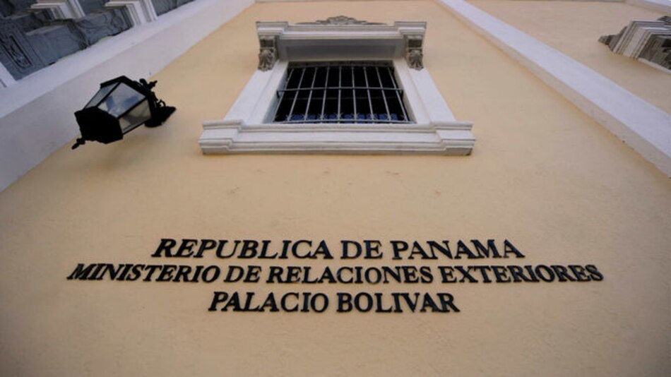 Dos empresas presentan propuestas para construir monumento a víctimas de la dictadura militar