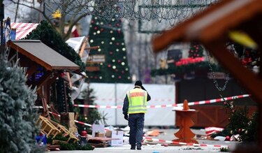 El grupo Estado Islámico reivindica el atentado en Berlín, sospechoso en fuga