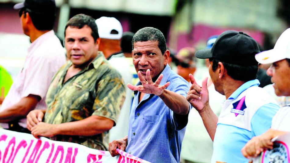 Analizan pago de vacaciones a policías retirados