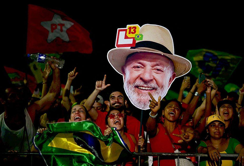 3 claves que explican por qué el duelo final entre Flávio Bolsonaro y Lula en Brasil es crucial para América Latina
