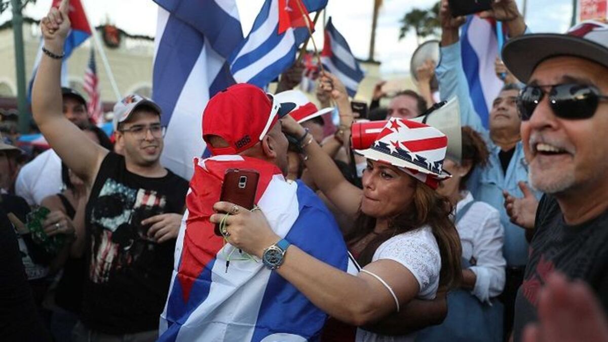Festejos y pesar tras la muerte de Fidel Castro a los 90 años de edad