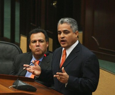 Críticas al magistrado Hernán De León por caso Financial Pacific