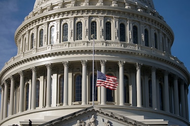Récord de latinos en puestos públicos en Estados Unidos