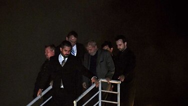 Expresidente Lula da Silva pasa su primera noche en prisión