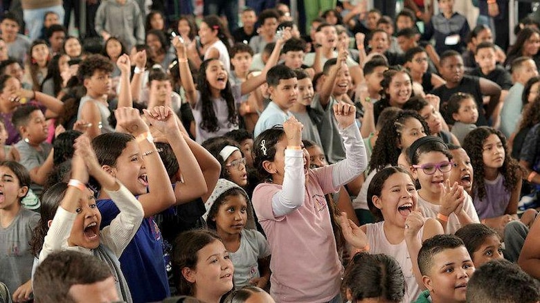 Cómo una escuela pública rompió con su pasado de drogas y violencia y se convirtió en una de las mejores del mundo