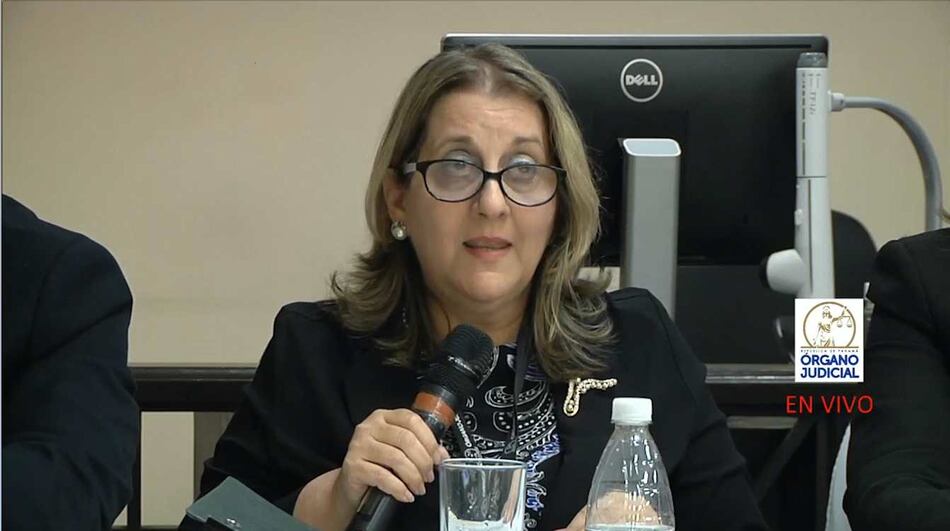 Magistrada Ángela Russo decidirá si se admite o no la demanda contra la ley de la Contraloría