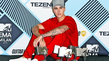 Bieber arrasa en los MTV EMA