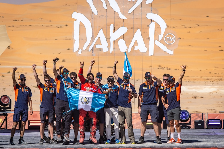 El Puma Energy Rally Team celebra triunfo en el Dakar 2025 en Arabia Saudita