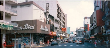 Avenida Central: fachadas ocultas