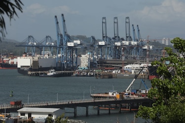 Panamá y China enfrentan cita clave, en medio de represalias a los buques de bandera panameña por conflicto portuario