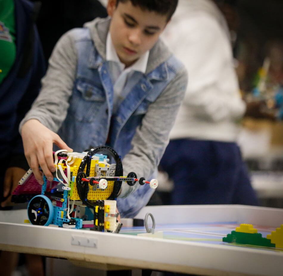 Ingenio y conocimiento en Olimpiada Mundial de Robótica 2023