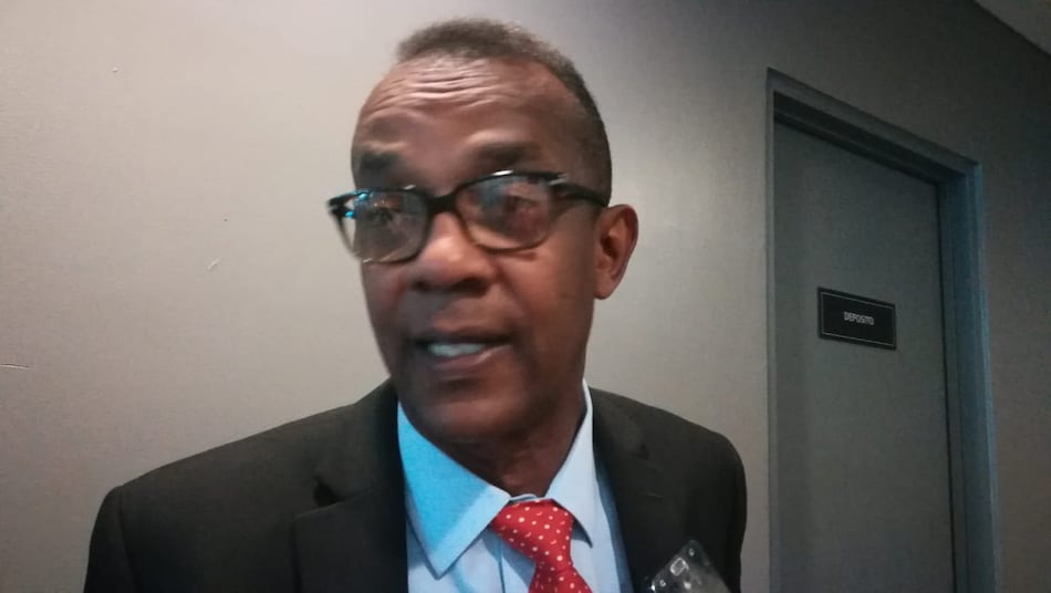 Exdiputado Leandro Ávila regresa a la Contraloría con aumento de salario