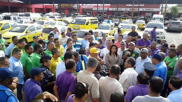 Operativo de transporte en Panamá Oeste; taxistas piden cancelación de certificados