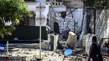 Gobierno atribuye a guerrilla ELN atentados contra policía en Colombia