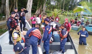 Huracán Otto avanza hacia costas de Centroamérica, ordenan evacuaciones