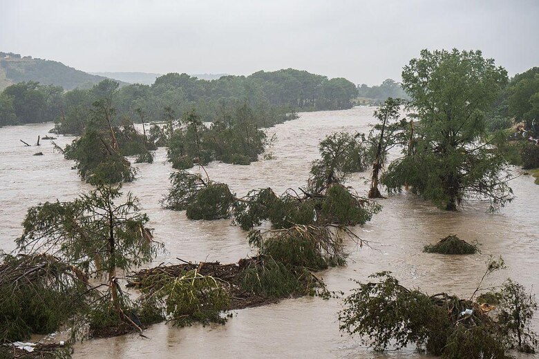 Las inundaciones en Texas dejan más de 80 muertos, entre ellos 28 menores, y decenas de personas siguen desaparecidas