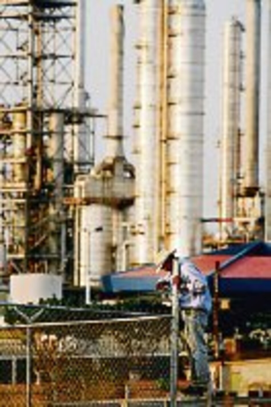 Pemex anuncia seis licitaciones