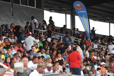 Mulino asiste al Clásico Presidente entre vítores y abucheos