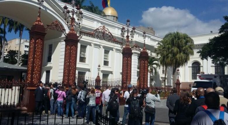 Las primeras horas de la Asamblea opositora