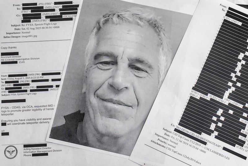 Un juez de Nueva York publica la supuesta nota de suicidio de Epstein