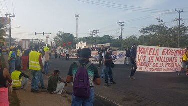 Ciudadanos marchan en Colón