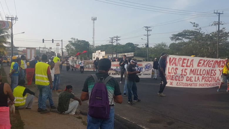 Ciudadanos marchan en Colón