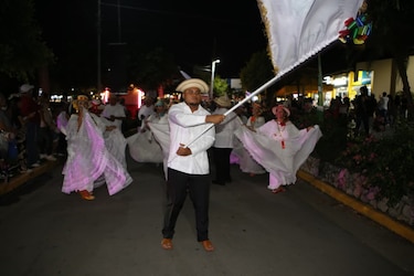 La pollera blanca se luce en desfile de la Feria Internacional de David