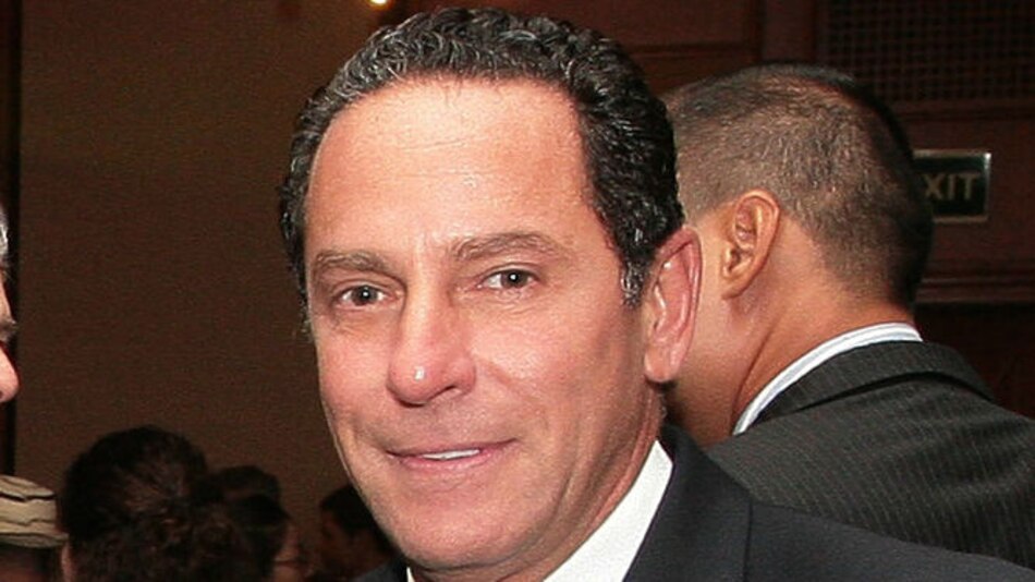 Mizrachi abandona el país, tras escándalo de equipo para espionaje