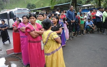 Indígenas cierran la carretera de Chiriquí Grande-Almirante