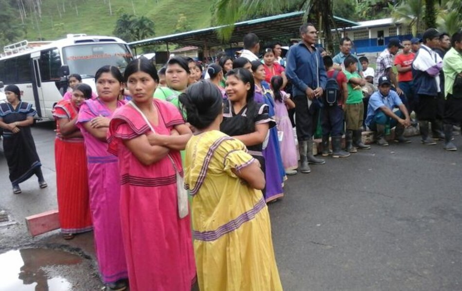 Indígenas cierran la carretera de Chiriquí Grande-Almirante