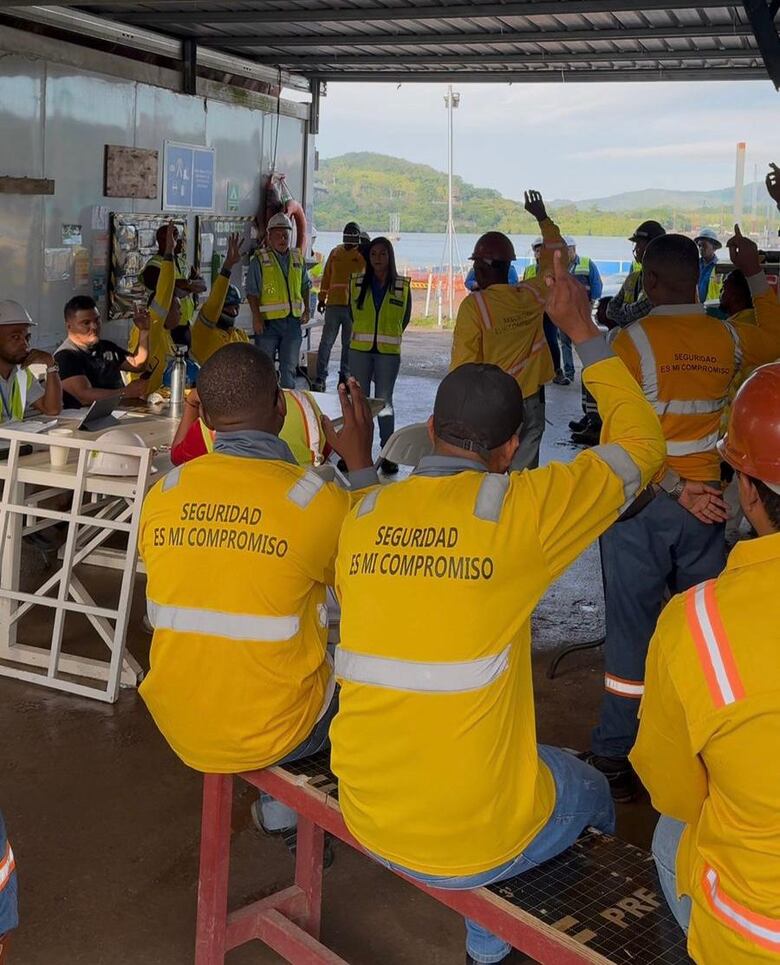 Obreros del cuarto puente sobre el Canal se reincorporan, a pesar de la huelga de SUNTRACS