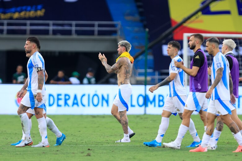 James Rodríguez se venga de Argentina y suma tres puntos para Colombia