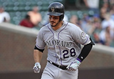 Rockies dominan a Cachorros con dos jonrones de Nolan Arenado