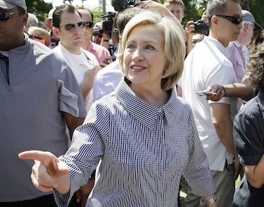 Hillary Clinton aparece en estreno del regreso de la serie 'Murphy Brown'
