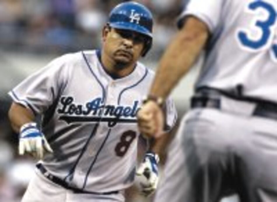 Olmedo Sáenz pega jonrón y remolca cuatro carreras